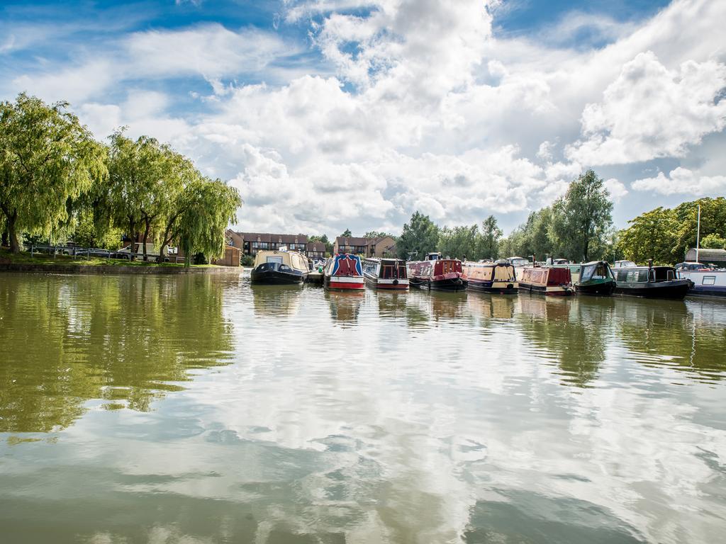 Peartree Lodge Waterside Милтон-Кейнс Экстерьер фото